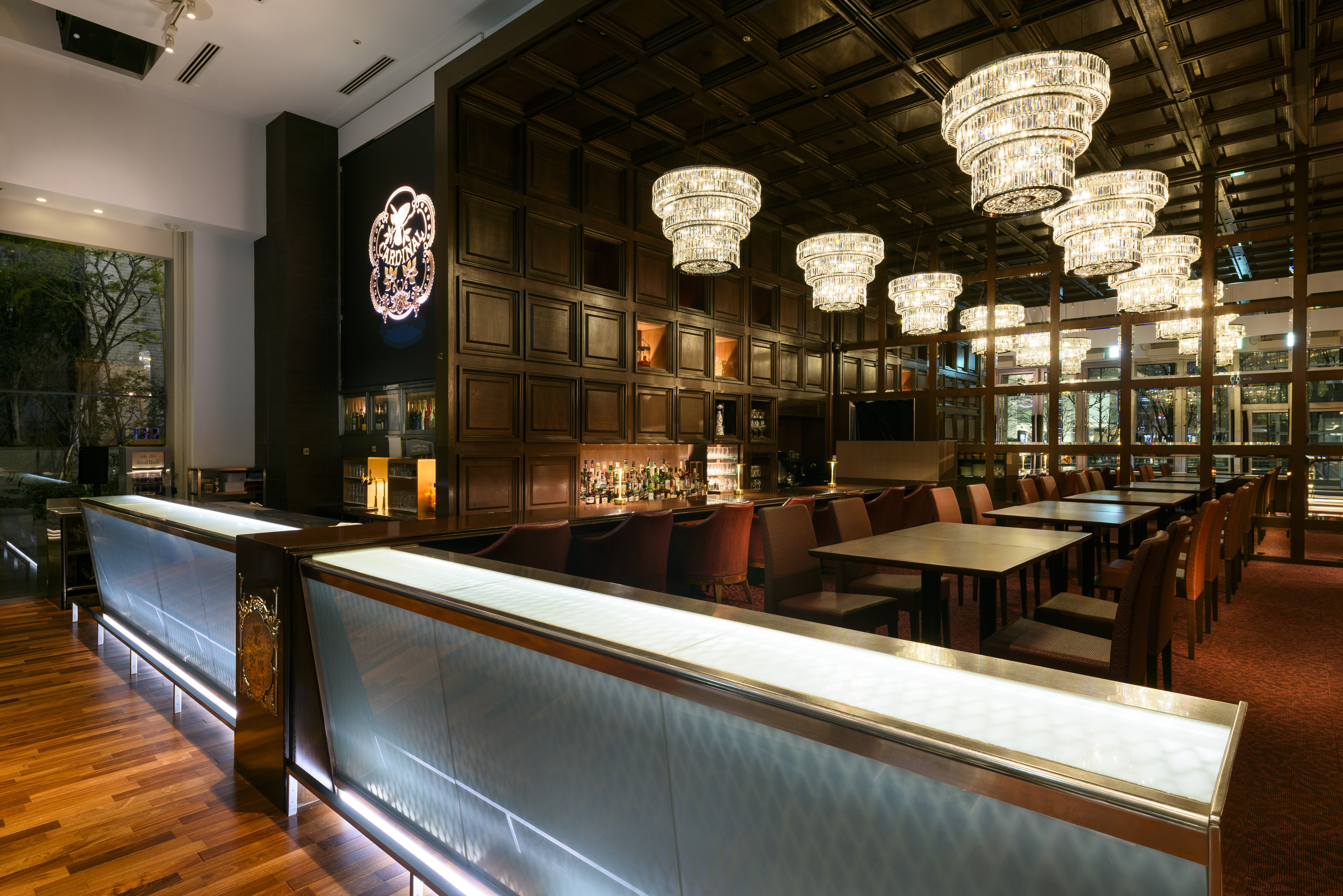 丸の内の夜に“光のアイコン”誕生！「P.C.M.」が20周年でリニューアル！